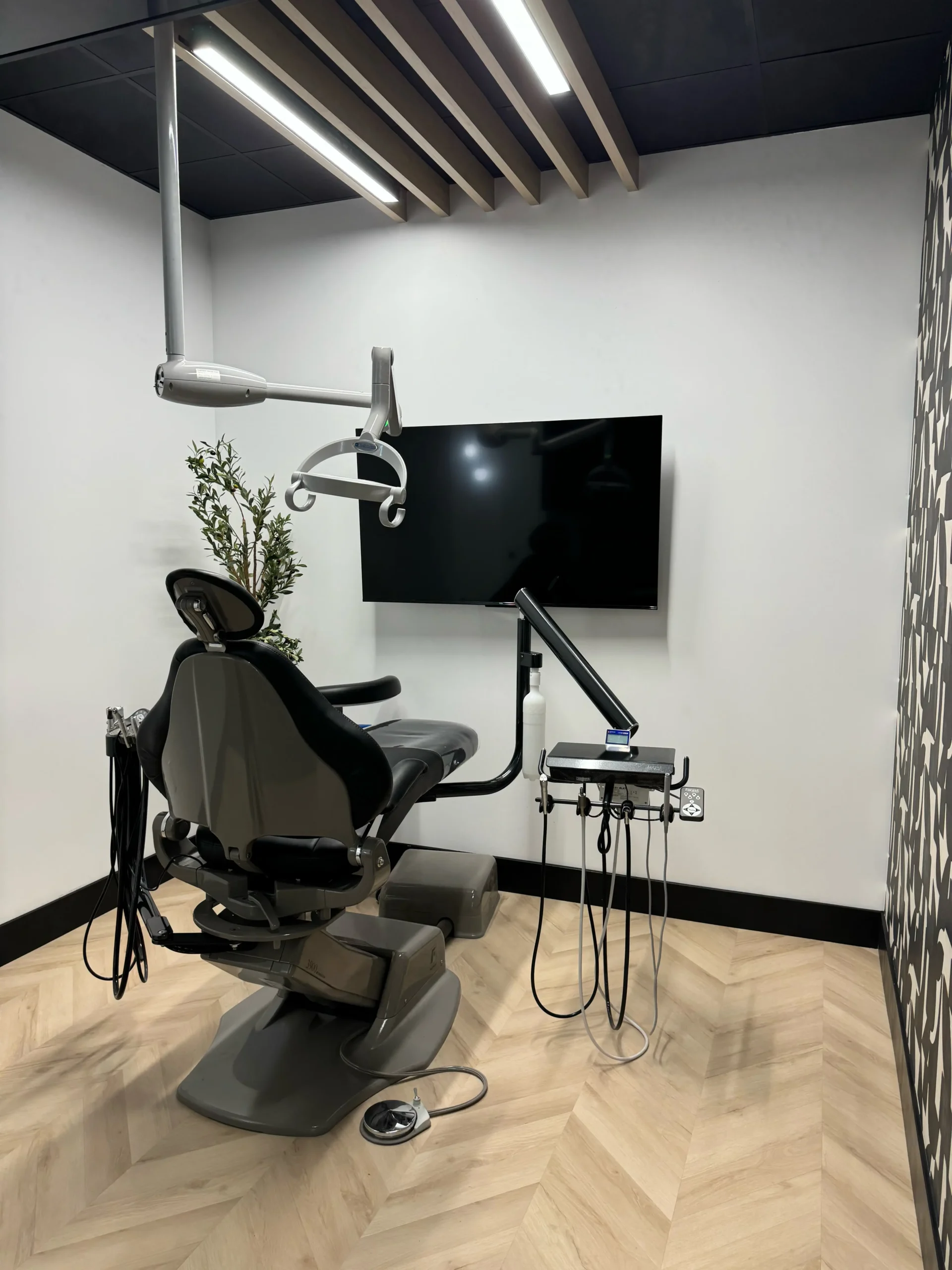 smylocdentistry patient care room